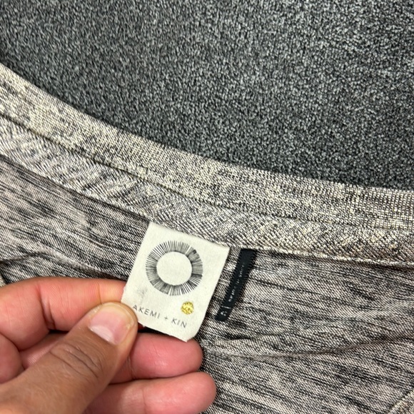 Casual Heather Gray V-Neck Tee - Picture 4 of 7